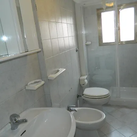 Отель Luciani 2*